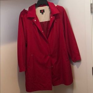 Red rain coat trench 1x